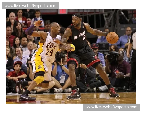 雷霆万钧，火箭升空：俄城与休城的恩怨情仇与篮球史诗